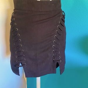 Forever 21 Black skirt. Size Small